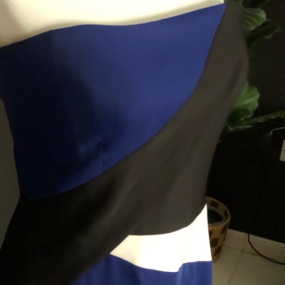 BCBGMaxazria formal sleeveless royal blue gown - Picture 2 of 4